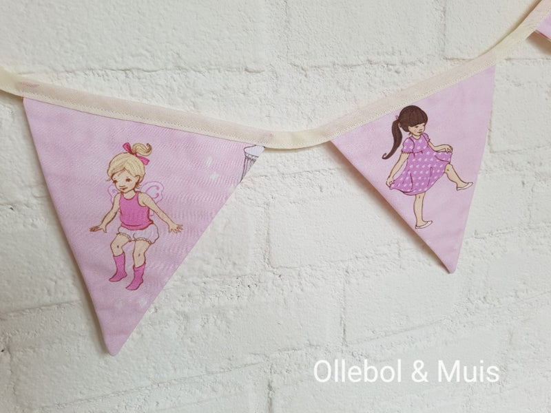 Bunting Ava & Friends