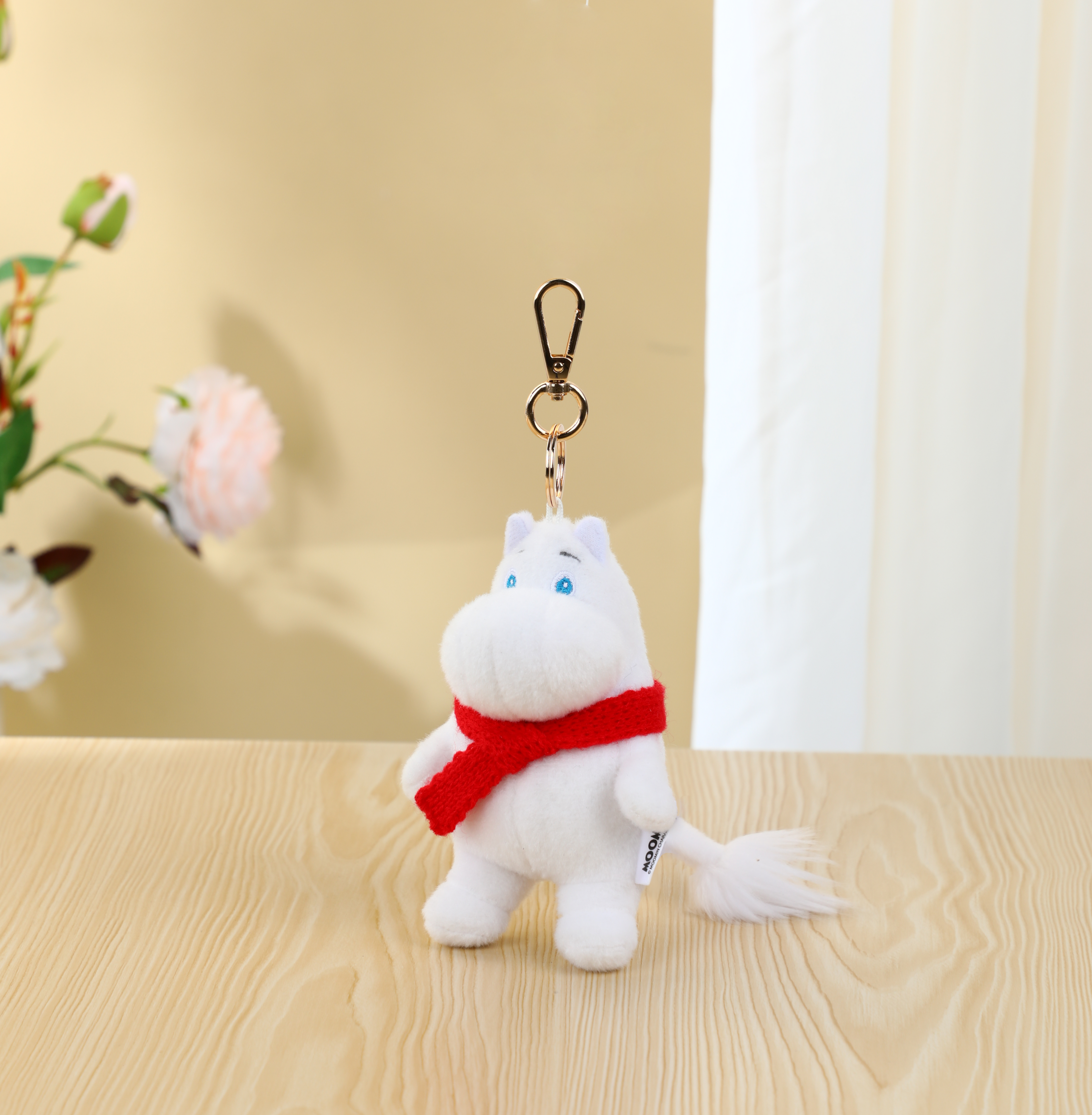 Moomintroll hanger met rode sjaal