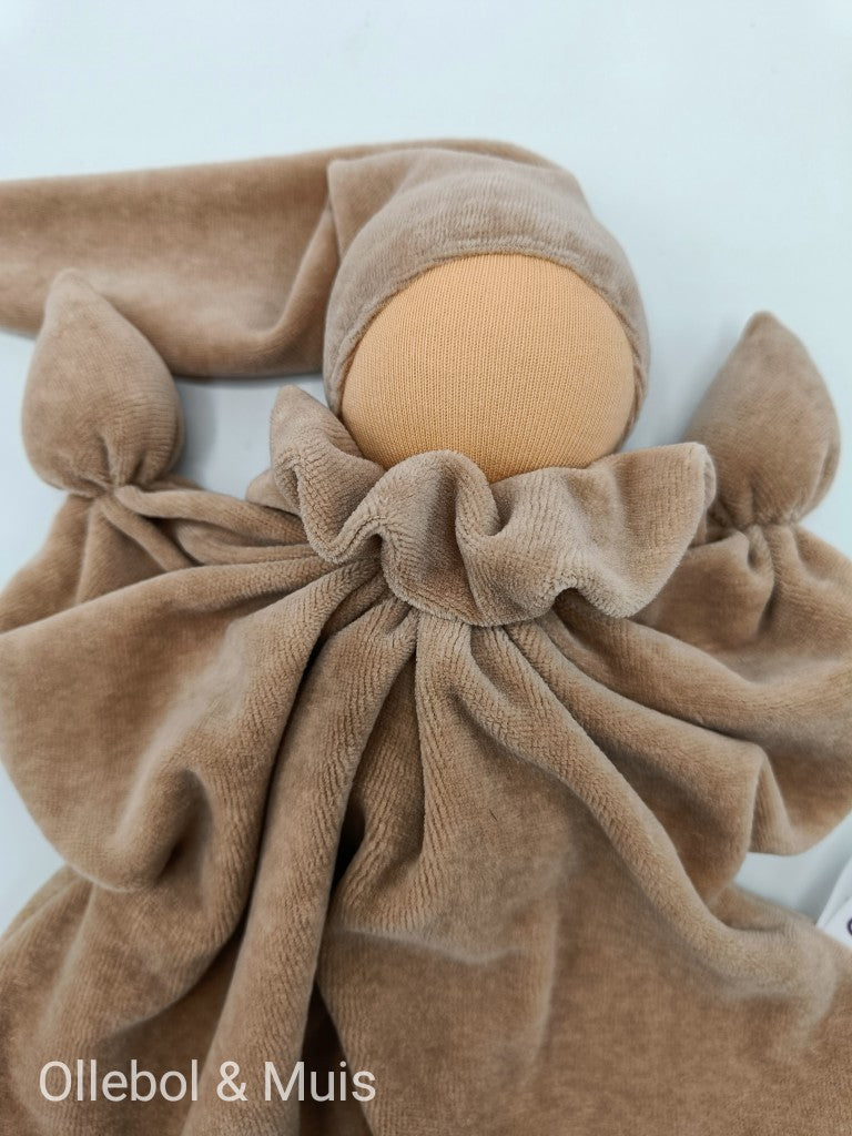 Antroposofisch vlinderpopje taupe zonder gezichtje