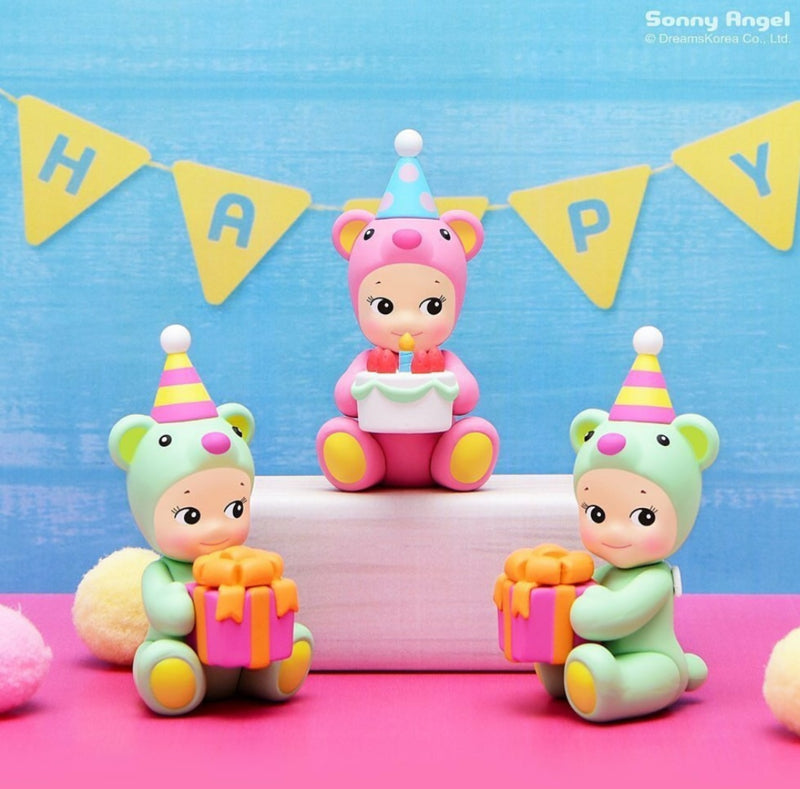1 Sonny Angel uit Birthday Gift Bear serie