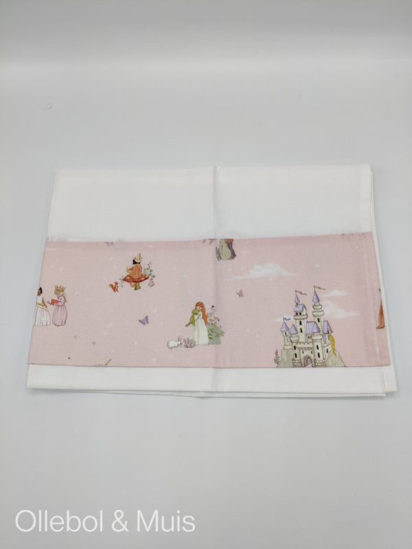 Belle & Boo cot / crib sheet Fairytale Dreams
