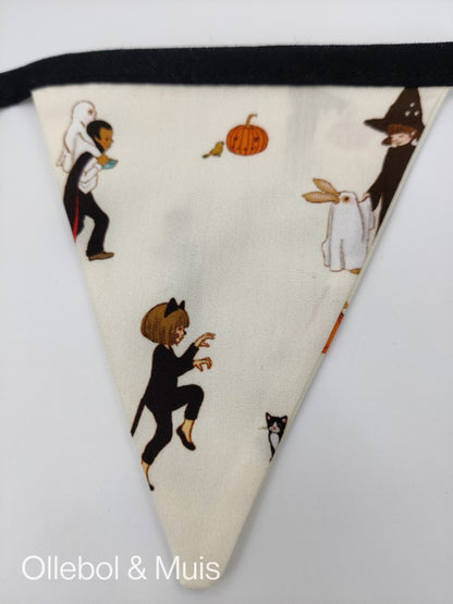 Sustainable flag garland Belle &amp; Boo Halloween print