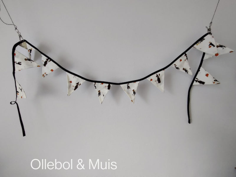 Sustainable flag garland Belle &amp; Boo Halloween print