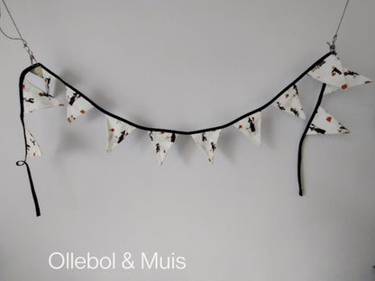 Sustainable flag garland Belle &amp; Boo Halloween print