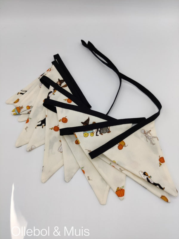 Sustainable flag garland Belle &amp; Boo Halloween print