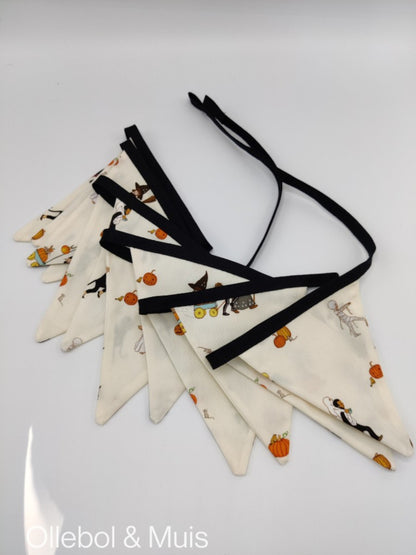 Sustainable flag garland Belle &amp; Boo Halloween print