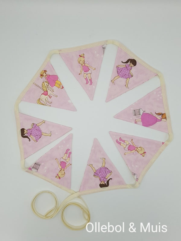 Bunting Ava &amp; Friends