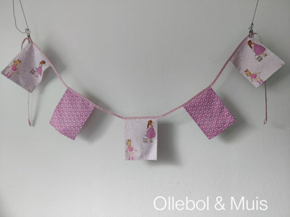 Flagline Ava &amp; Friends with pink panels