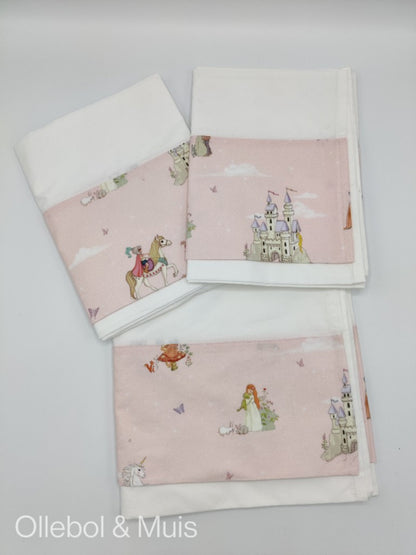 Belle &amp; Boo cot / crib sheet Fairytale Dreams