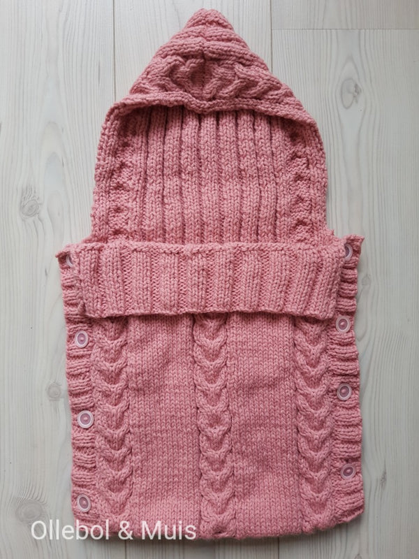 Gestrickter Strampelsack / Fußsack Rosa