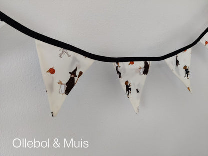 Sustainable flag garland Belle &amp; Boo Halloween print