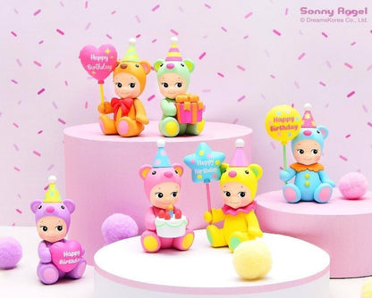 1 Sonny Angel uit Birthday Gift Bear serie