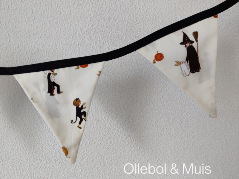 Sustainable flag garland Belle &amp; Boo Halloween print