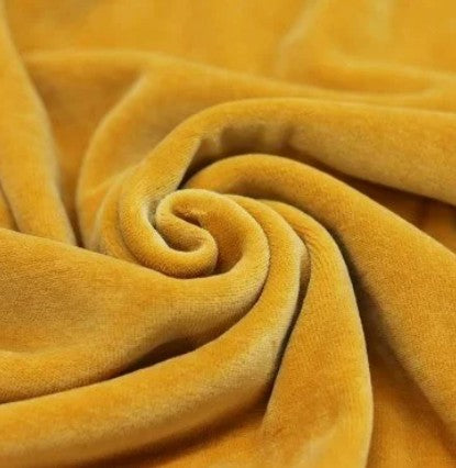 Antroposofisch vlinderpopje okergeel zonder gezichtje