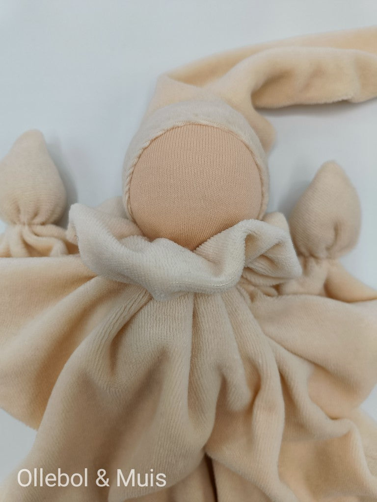 Antroposofisch vlinderpopje beige zonder gezichtje