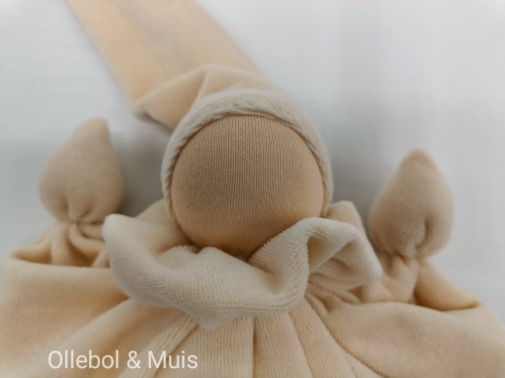 Antroposofisch vlinderpopje beige zonder gezichtje