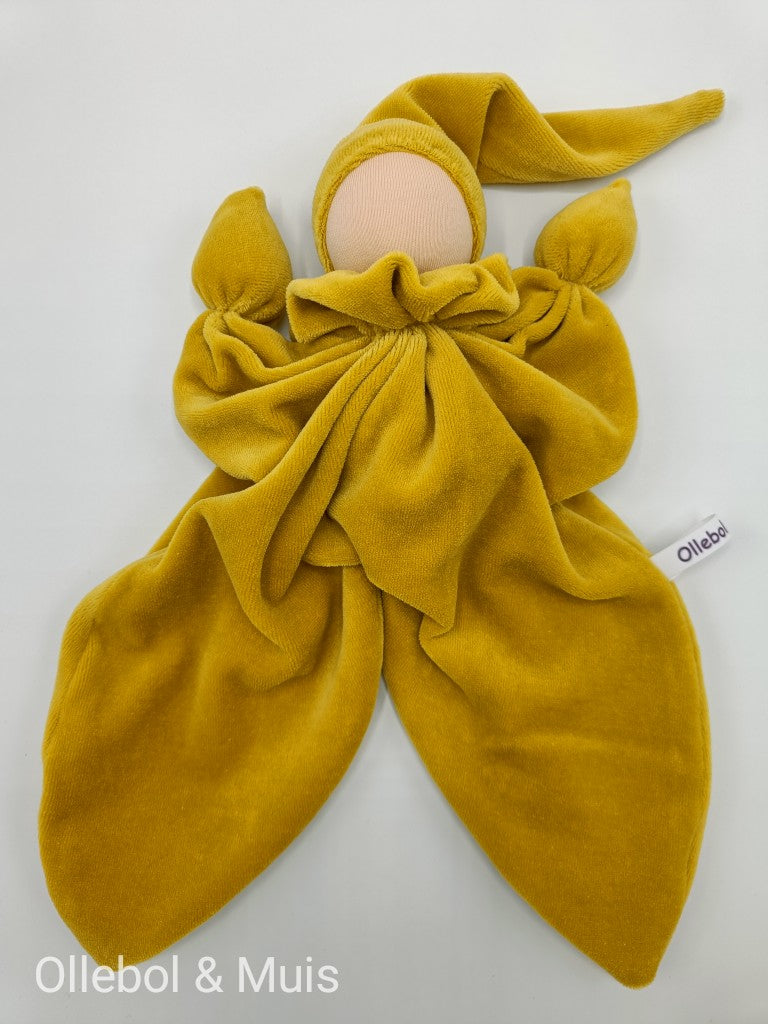 Antroposofisch vlinderpopje okergeel zonder gezichtje