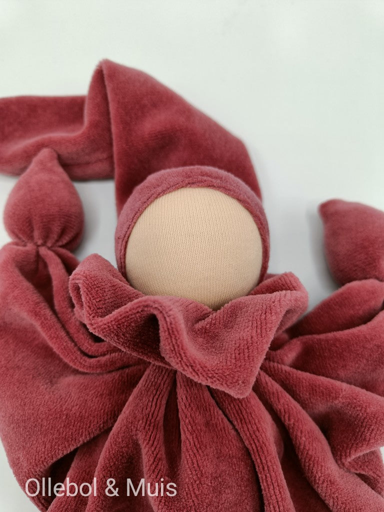 Antroposofisch vlinderpopje oud roze zonder gezichtje