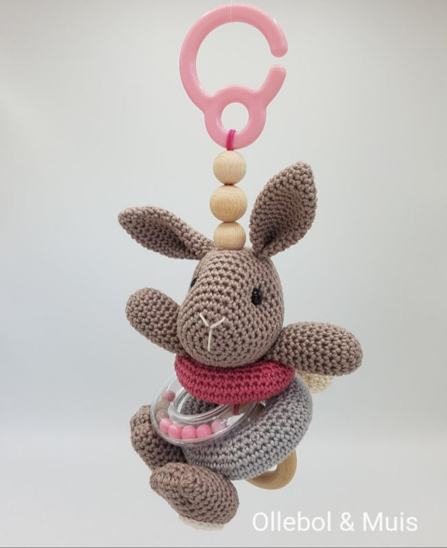 Wagenhanger / Maxi cosi hanger rammelkonijn roze/grijs