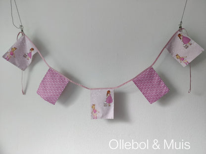 Flagline Ava &amp; Friends with pink panels